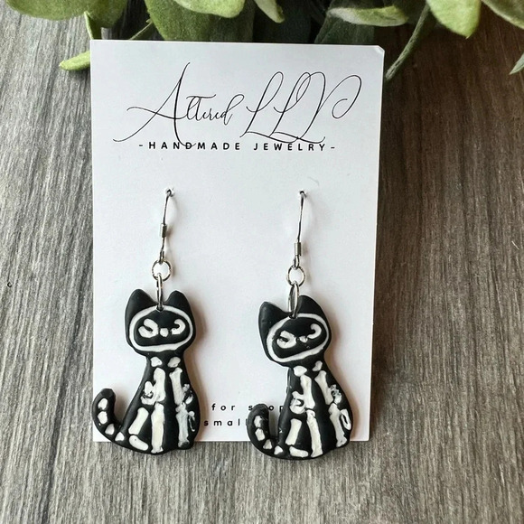 Altered Artistry Jewelry - Handmade Skeleton Cats